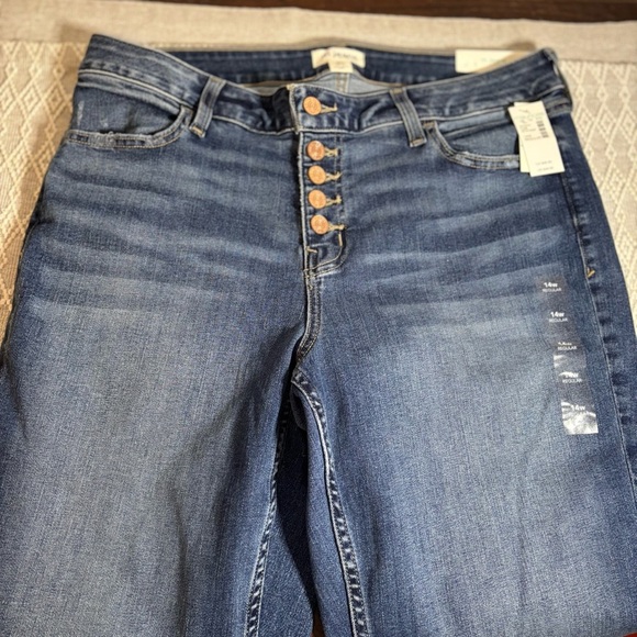 M Jeans Size 14W Original Fit, Super Skinny Ankle. Frayed hem, distressed. - Picture 2 of 9
